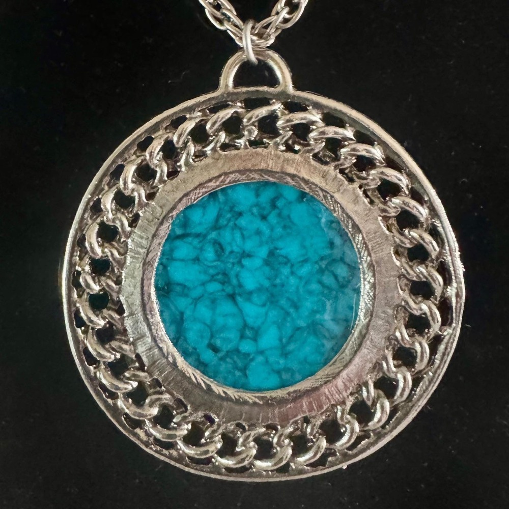 Vintage Silver Tone Round Pendant Necklace with Faux Turquoise Stone 14" - Picture 3 of 6